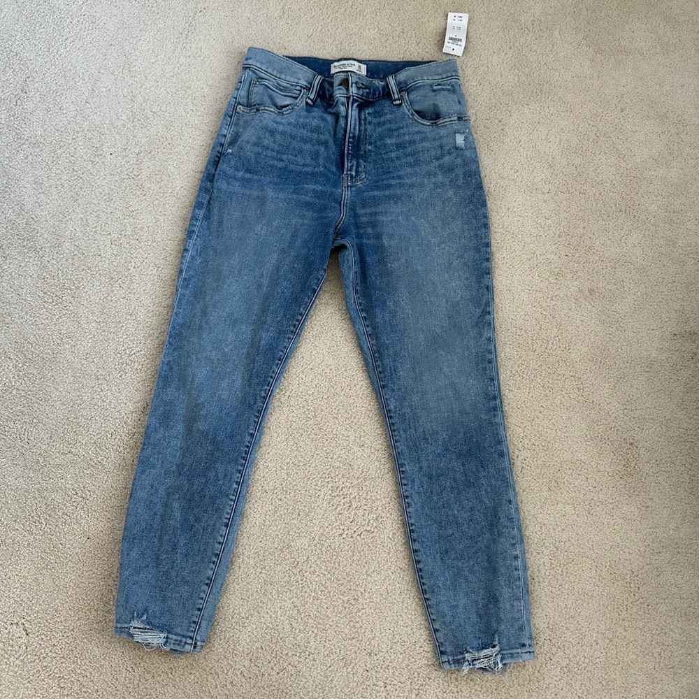 Abercrombie Super Skinny Ankle High Rise- size 30 NWT